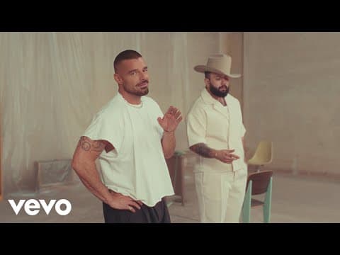 Ricky Martin, Carín León - A Medio Vivir (Official Video)